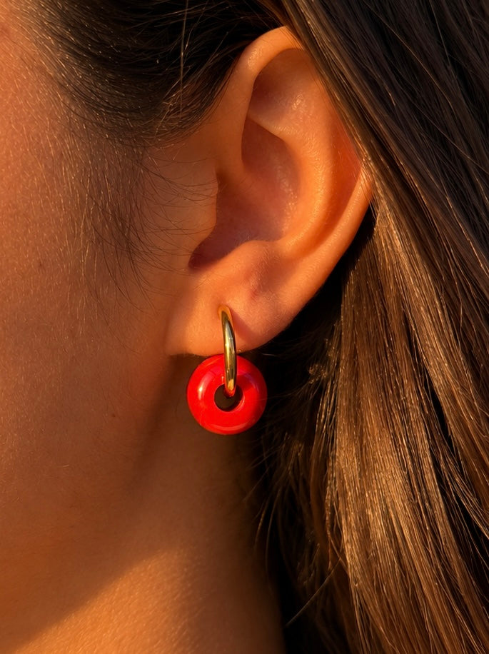 Pendientes de Aro con charm Rojo