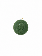 Charm Virgen Niña verde invierno